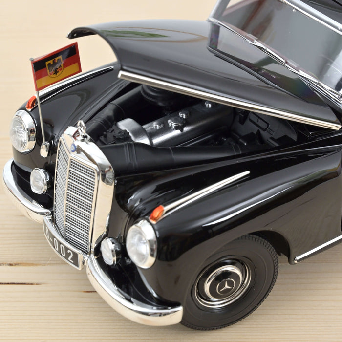 Mercedes-Benz 300 1955 Konrad Adenauer 1:18