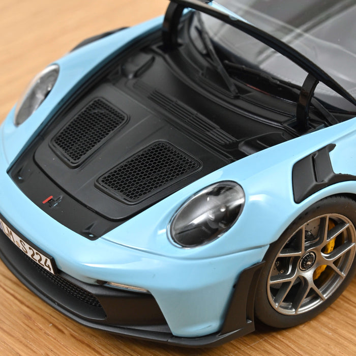 Porsche 911 GT3 RS w/Weissach Pack 2022 Light blue 1:18