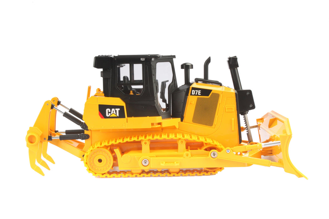 1:24 RC CAT D7E Track Type Tractor