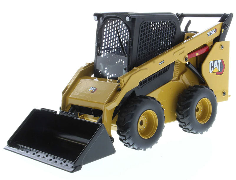 1:16 Diecast RC Cat 272D3 Skid Steer Loader With 4 Interchangeable Work Tools