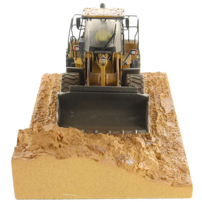 1:50 Cat 966M Weathered Medium Wheel Loader