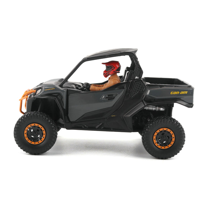 1:32 Commander XT-P 1000R - Orange