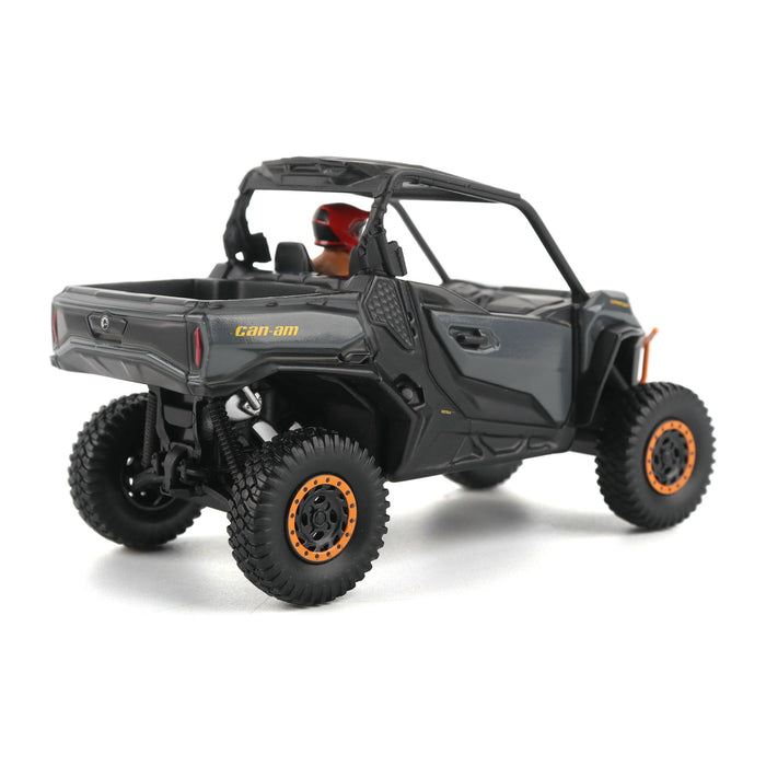 1:32 Commander XT-P 1000R - Orange