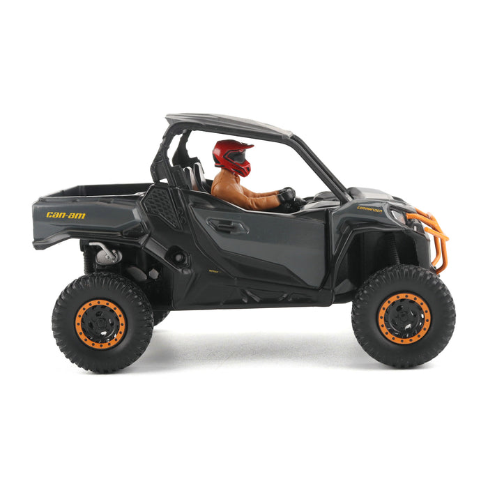 1:32 Commander XT-P 1000R - Orange