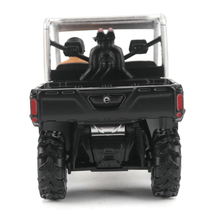 1:32 Defender XMR - Silver