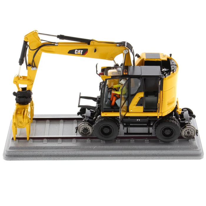 1:50 Cat M323F Railroad Wheeled Excavator - Safety Yellow Version