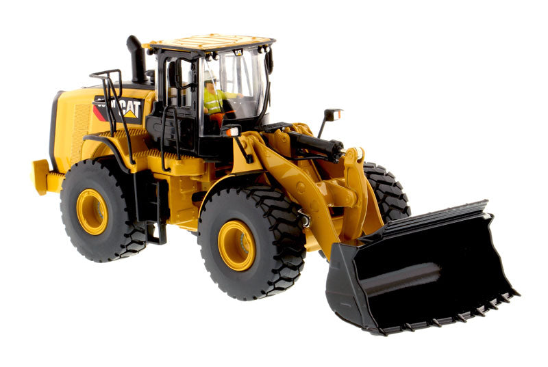 1:50 Cat® 966M Wheel Loader