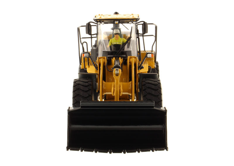1:50 Cat® 966M Wheel Loader
