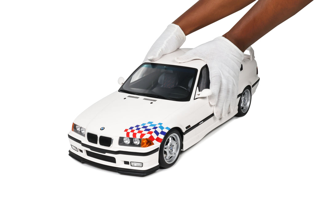 1:8 BMW M3 LIGHTWEIGHT ALPINE WHITE 1995