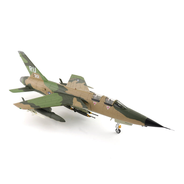EF-105F "Jinkin Josie" 63-8301, 355th TFW, 357th TFS, Thailand ,1968 (1:72 Scale)