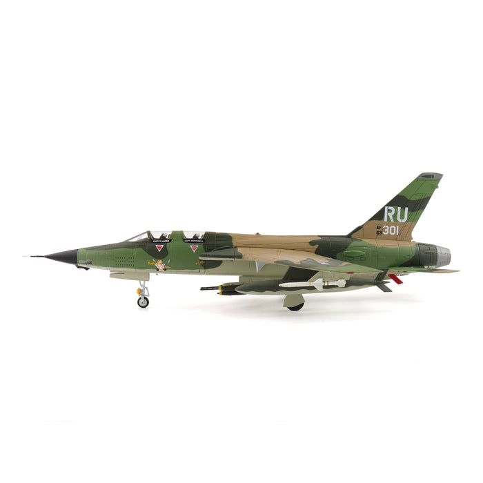 EF-105F "Jinkin Josie" 63-8301, 355th TFW, 357th TFS, Thailand ,1968 (1:72 Scale)
