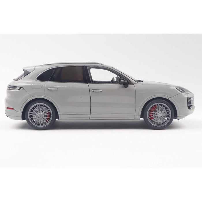 1:18 PORSCHE CAYENNE TURBO S CHALK GREY 2024