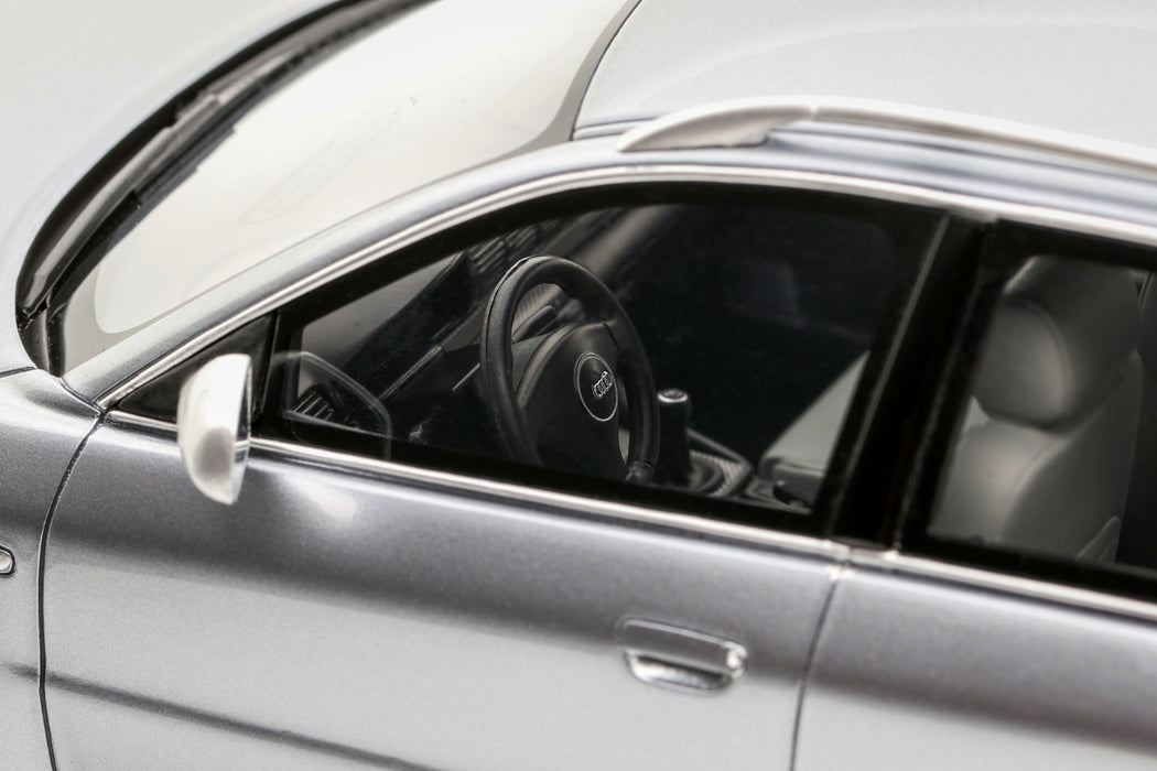 1:18 AUDI RS 4 (B5) AVANT "STANCED" AVUS SILVER 2025