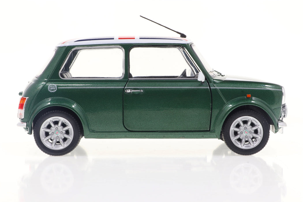 1:18 MINI COOPER SPORT BRITISH RACING GREEN & FLAG 1997