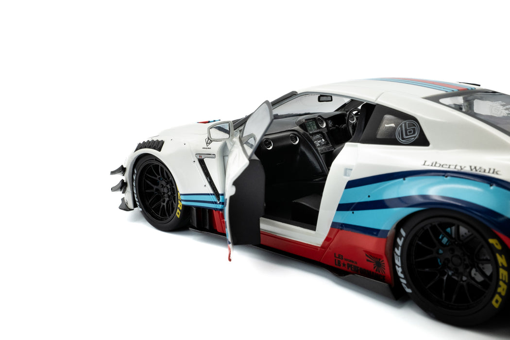1:18 Nissan GT-R (R35) w/ Liberty Walk Body Kit 2.0 M 2024