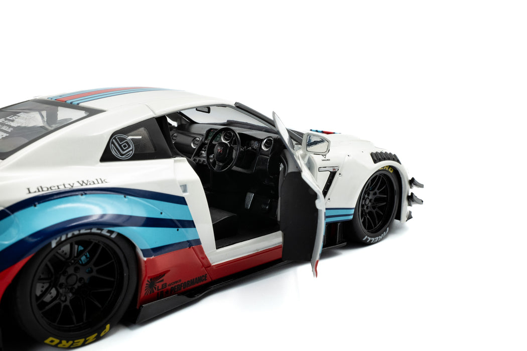 1:18 Nissan GT-R (R35) w/ Liberty Walk Body Kit 2.0 M 2024