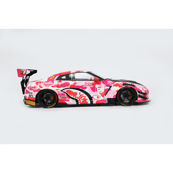 1:18 NISSAN GT-R (R35) W/ LIBERTY WALK BODY KIT 2.0 PINK CAMO 2025