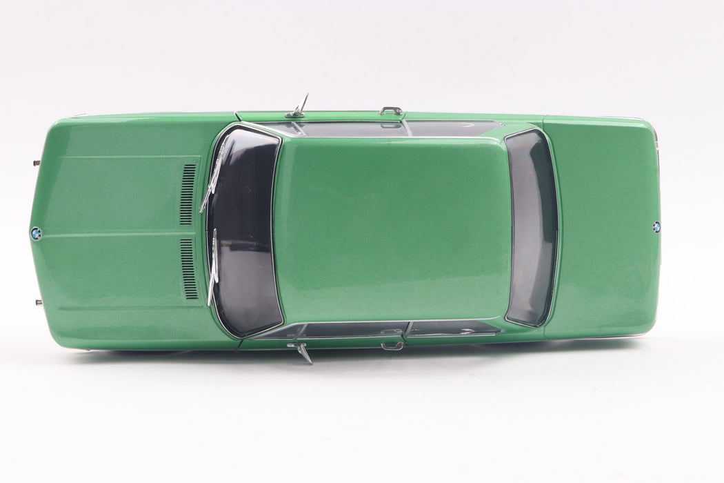 1:18 BMW 1602 Taiga 1971