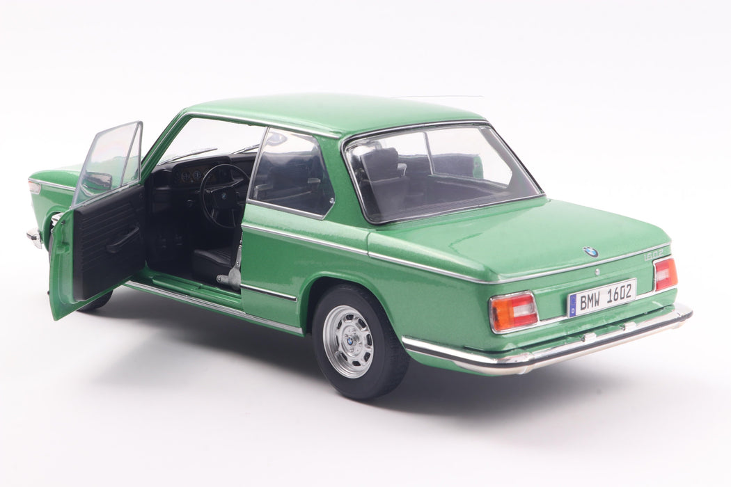 1:18 BMW 1602 Taiga 1971
