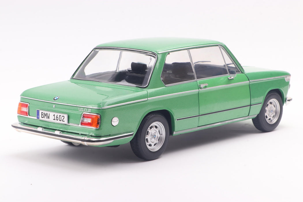 1:18 BMW 1602 Taiga 1971
