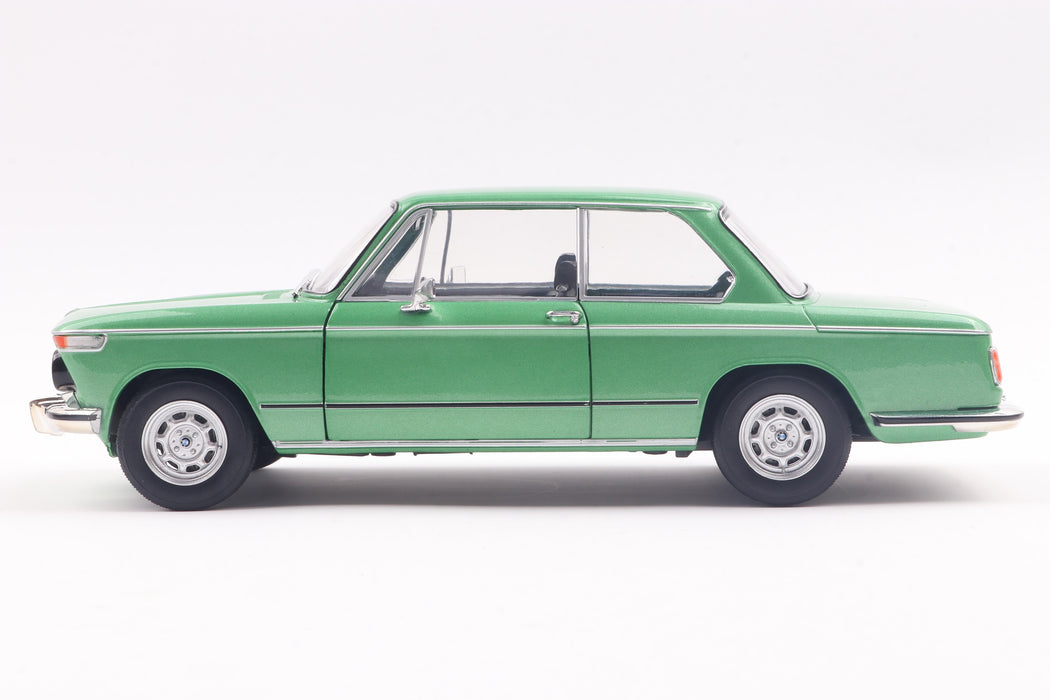 1:18 BMW 1602 Taiga 1971