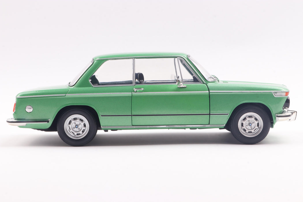 1:18 BMW 1602 Taiga 1971