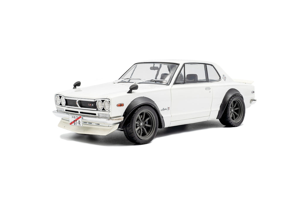 1:18 Nissan Skyline (C10) Hakosuka Solido Works Pearl White 1970