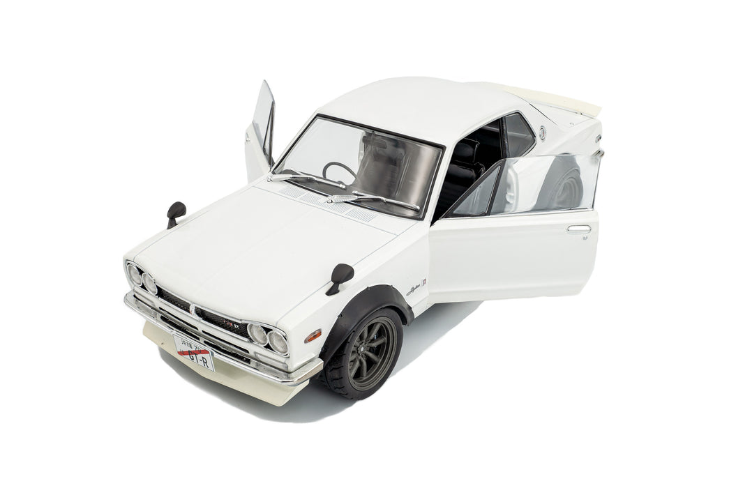 1:18 Nissan Skyline (C10) Hakosuka Solido Works Pearl White 1970