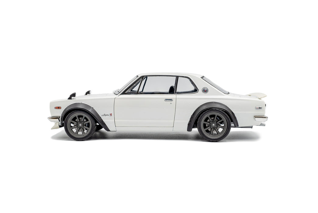 1:18 Nissan Skyline (C10) Hakosuka Solido Works Pearl White 1970