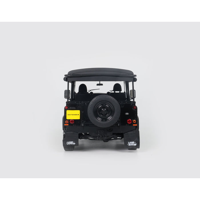 1:18 LAND ROVER DEFENDER 90 SHORT WITH REAR COVER BLACK 2016