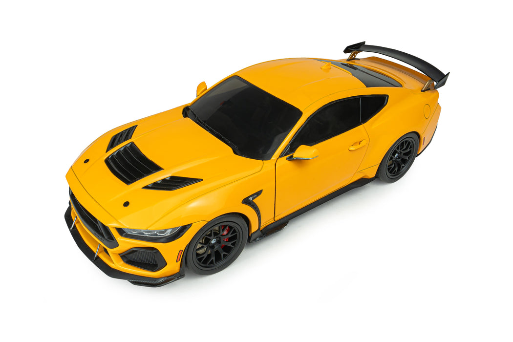 1:18 FORD SHELBY MUSTANG SUPER SNAKE ORANGE 2025