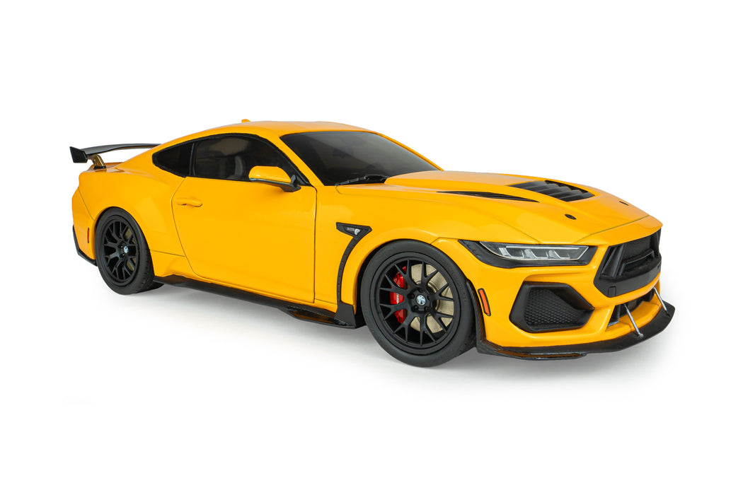 1:18 FORD SHELBY MUSTANG SUPER SNAKE ORANGE 2025