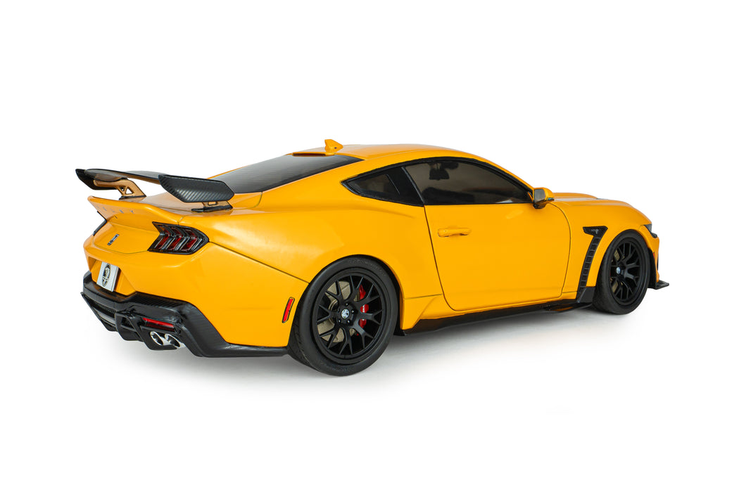 1:18 FORD SHELBY MUSTANG SUPER SNAKE ORANGE 2025