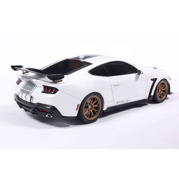 1:18 SHELBY MUSTANG SUPER SNAKE WHITE / SILVER STRIPES 2025