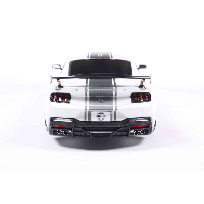 1:18 SHELBY MUSTANG SUPER SNAKE WHITE / SILVER STRIPES 2025