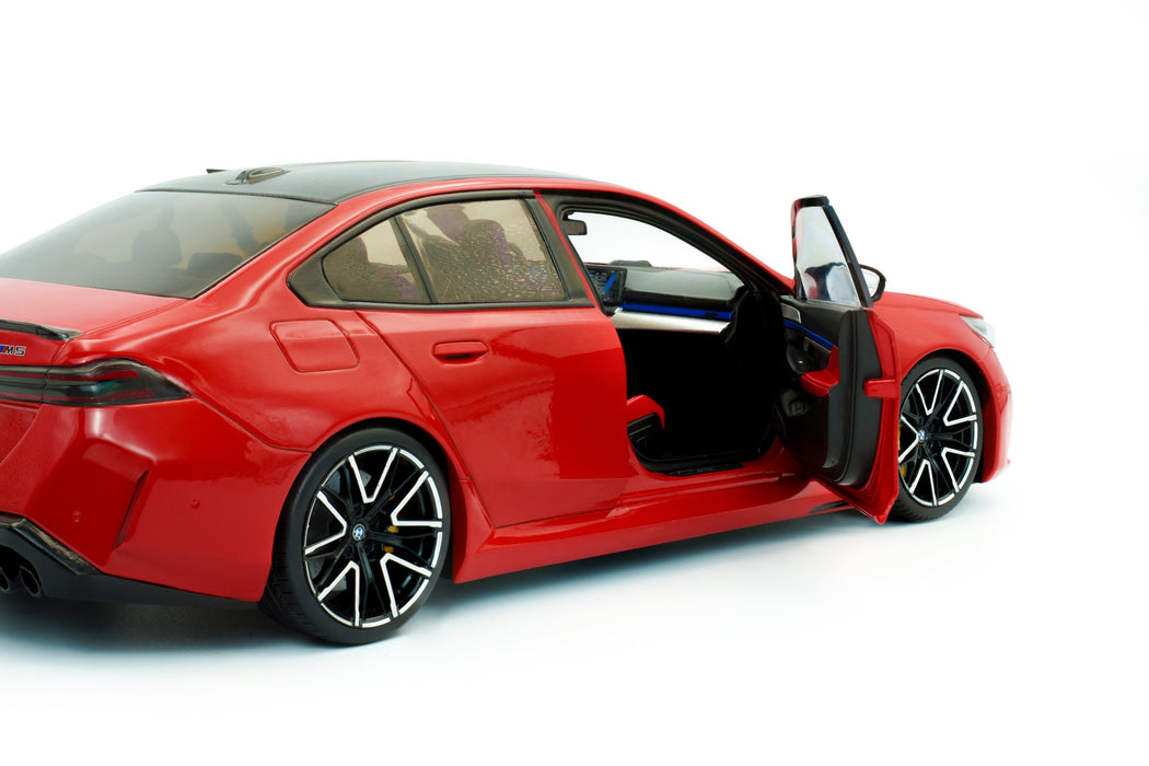 1:18 BMW M5 Fire Red 2025