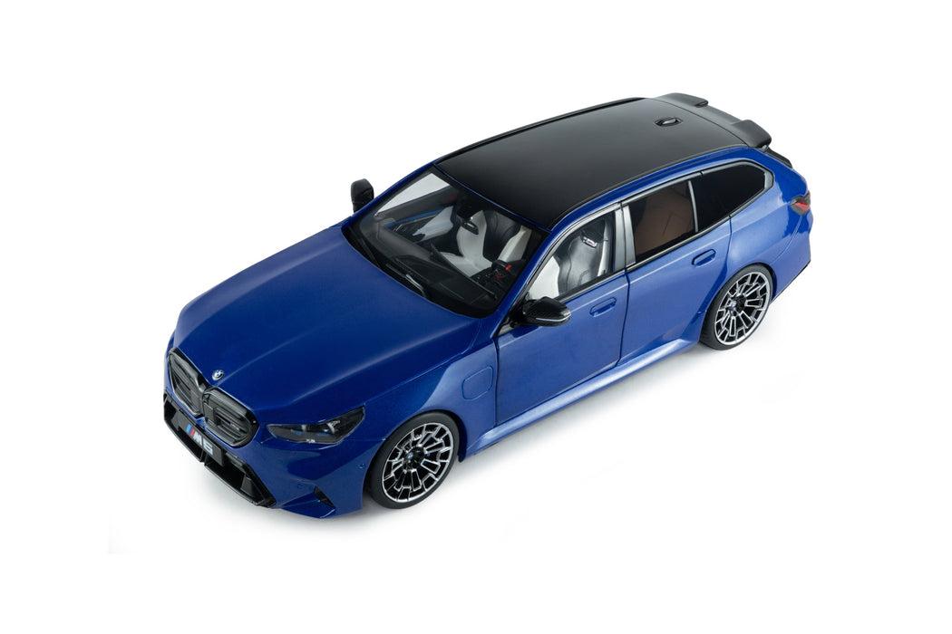 1:18 BMW M5 TOURING MARINA BAY BLUE METALLIC 2024