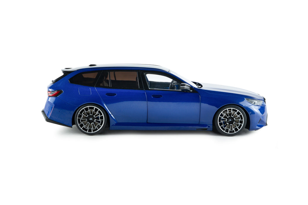 1:18 BMW M5 TOURING MARINA BAY BLUE METALLIC 2024