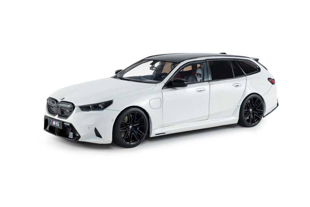 1:18 BMW M5 TOURING ALPINE WHITE SOLID 2025