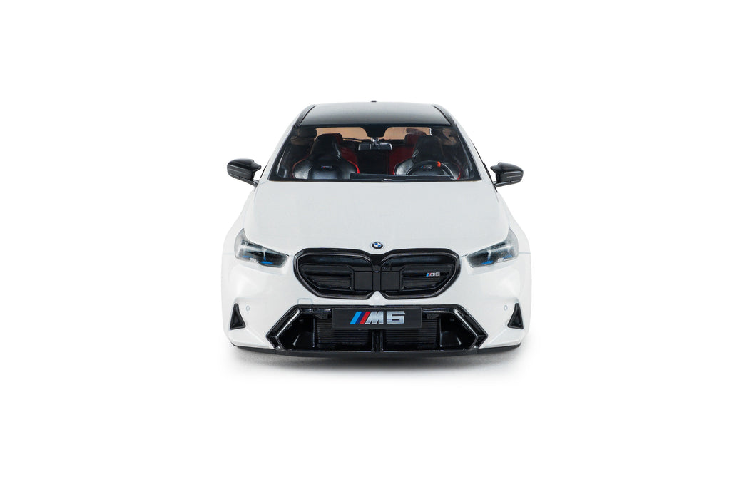 1:18 BMW M5 TOURING ALPINE WHITE SOLID 2025