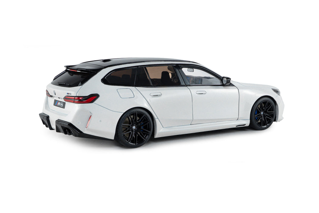 1:18 BMW M5 TOURING ALPINE WHITE SOLID 2025