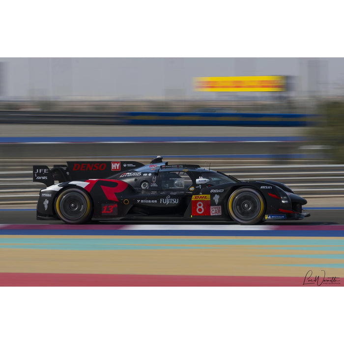 1:18 TOYOTA GR010 HYBRID LMDh BLACK HARTLEY / HIRAKAWA / BUEMI #8 QATAR 2025