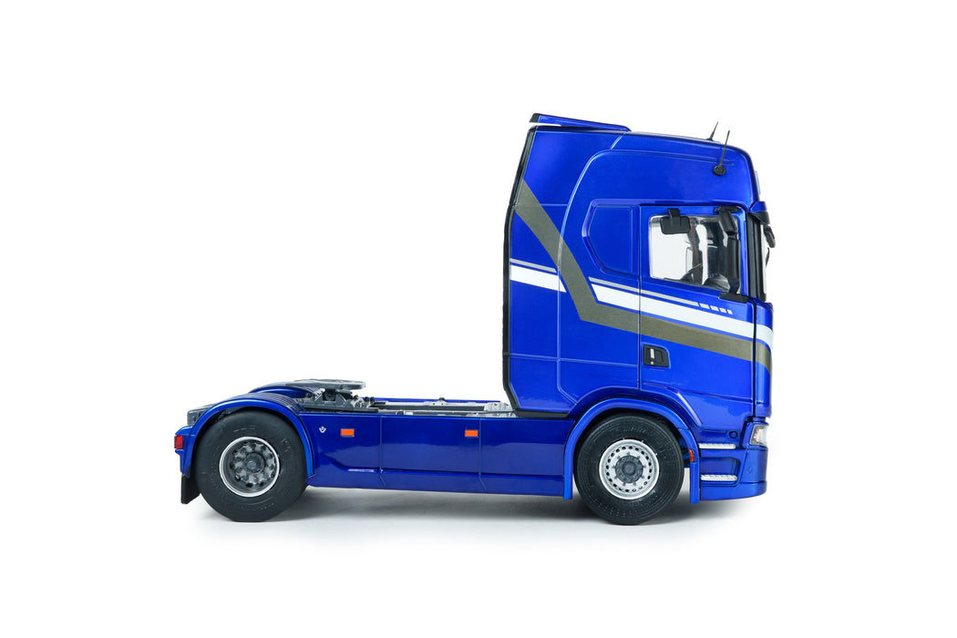 1:24 SCANIA 580S HIGHLINE METALLIC BLUE 2023