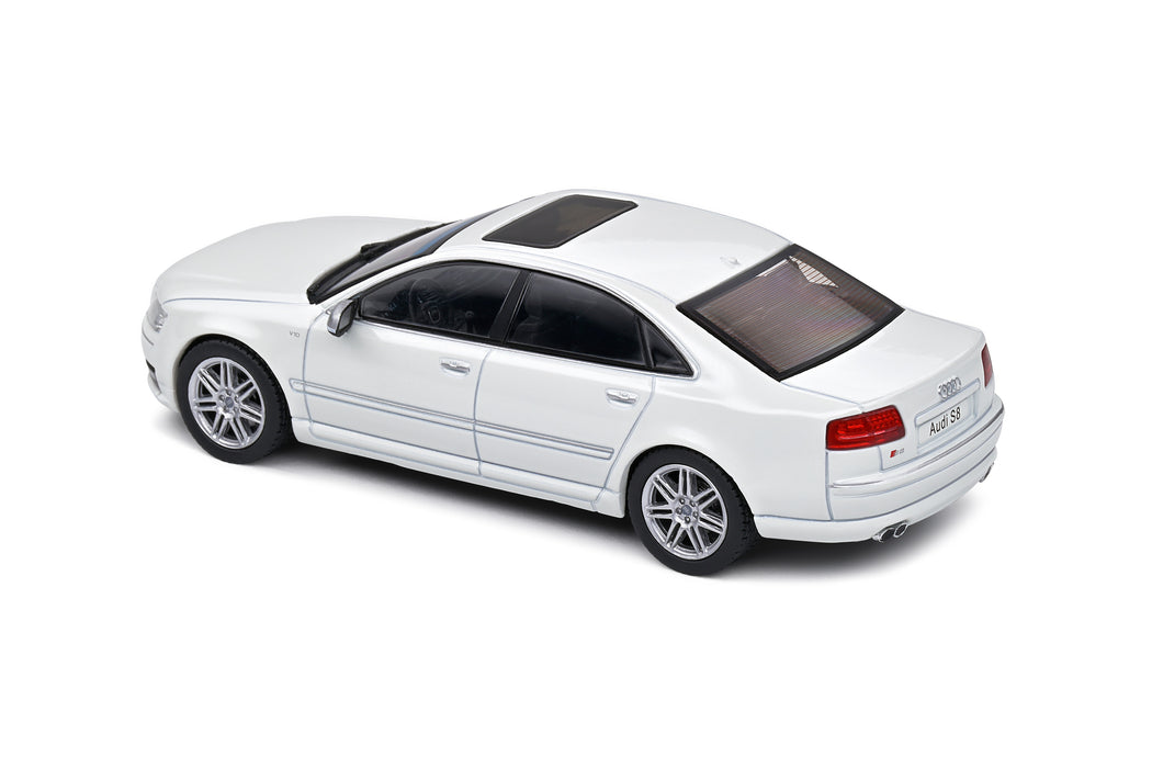 1:43 Audi S8 (D3) White 2010