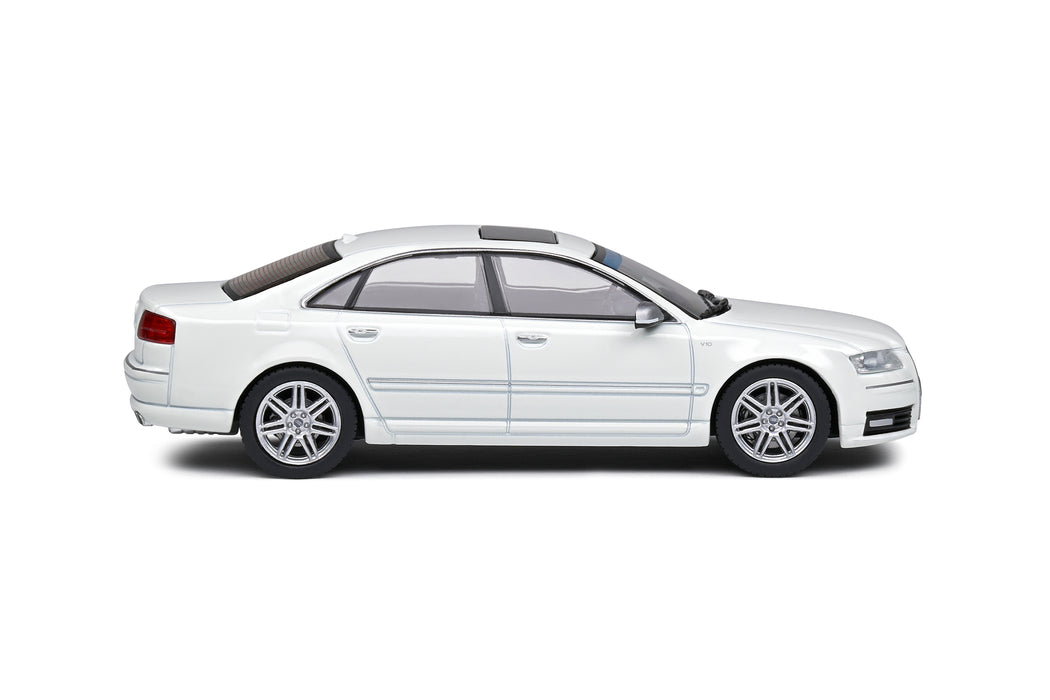 1:43 Audi S8 (D3) White 2010