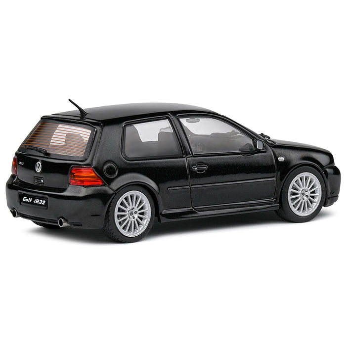 1:43 VOLKSWAGEN VW GOLF IV R32 BLACK 2003