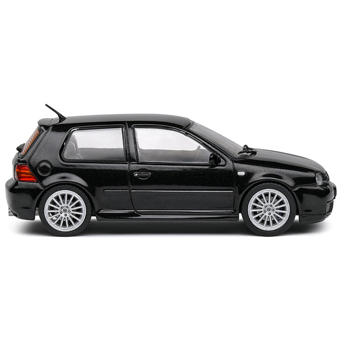 1:43 VOLKSWAGEN VW GOLF IV R32 BLACK 2003