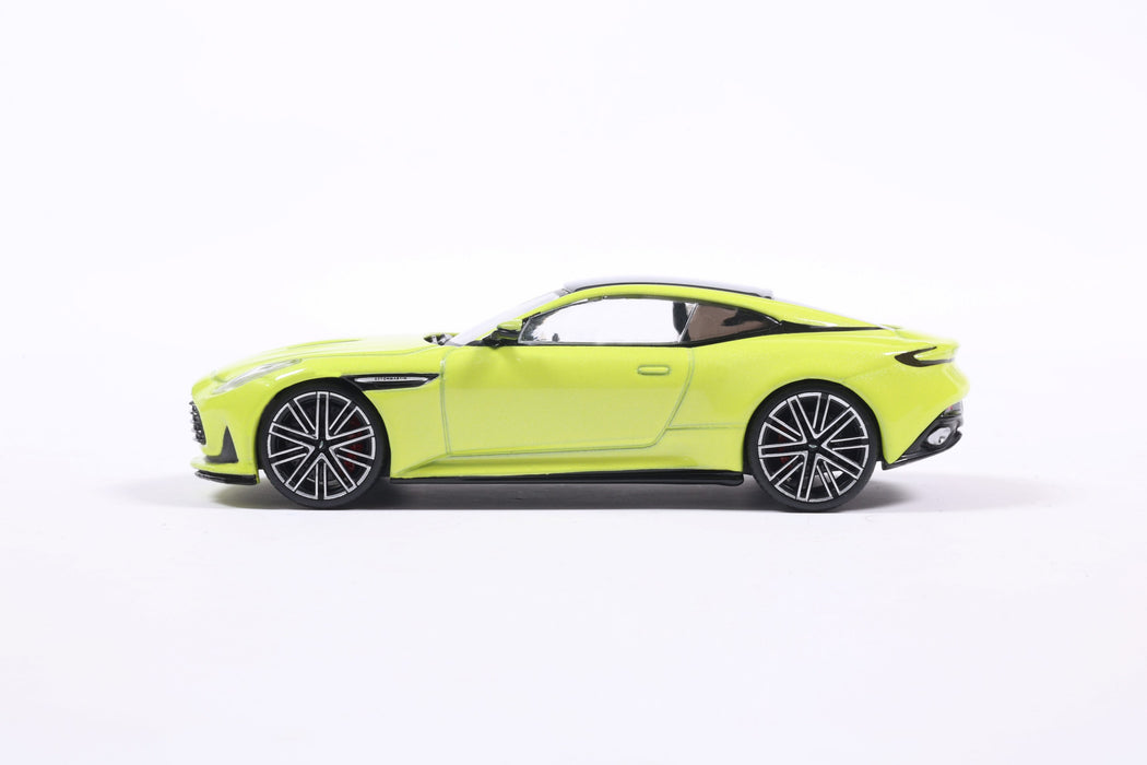 1:43 ASTON MARTIN DB12 LIME ESSENCE 2023