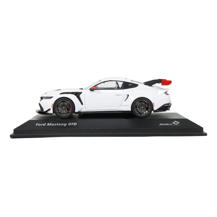 1:43 FORD MUSTANG GTD FROZEN WHITE 2025