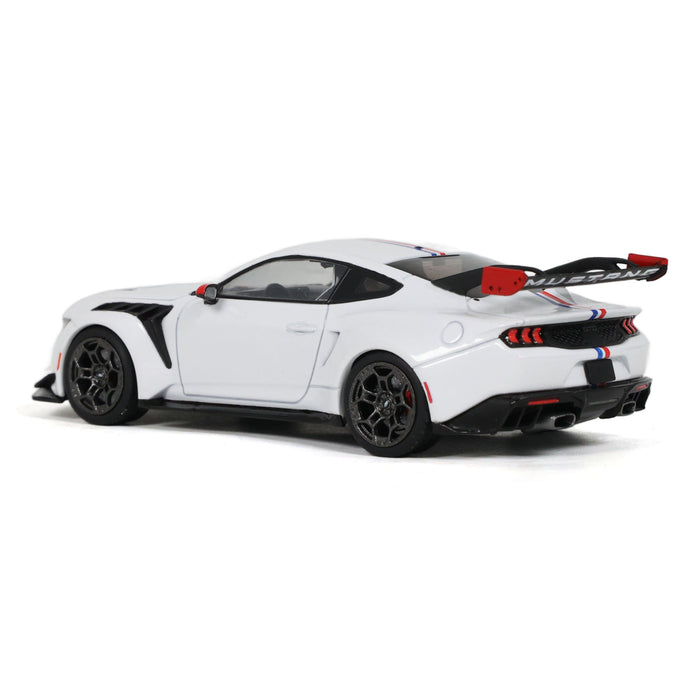 1:43 FORD MUSTANG GTD FROZEN WHITE 2025